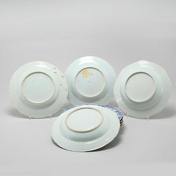 Seven Chinese dinner plates and two soup plates from the 18th century.