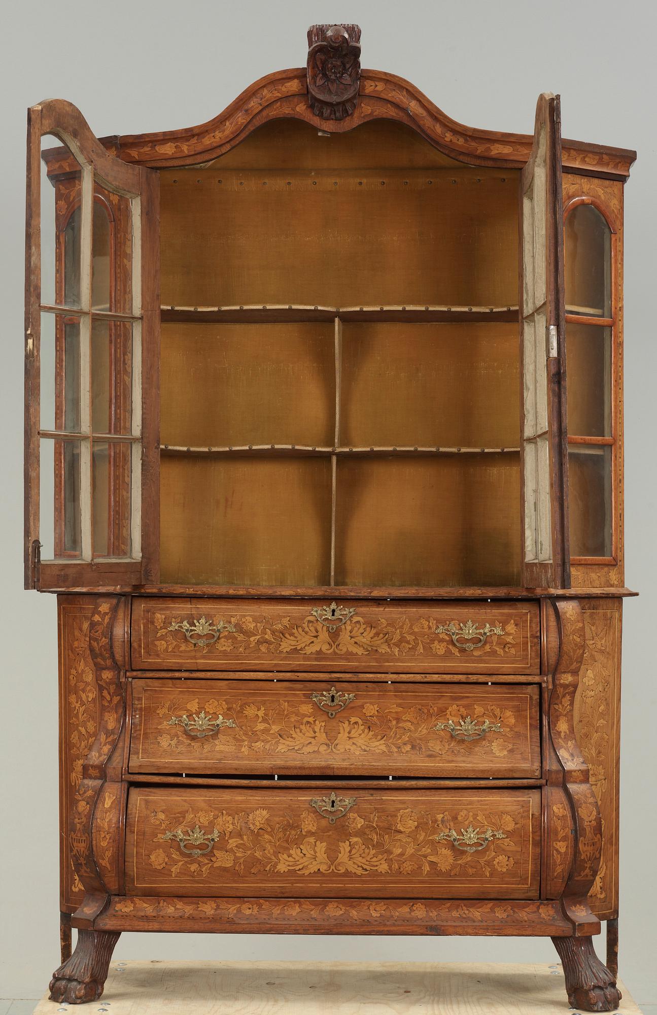 VITRINSKÅP, Barockstil, Holland, sent 1800-tal.