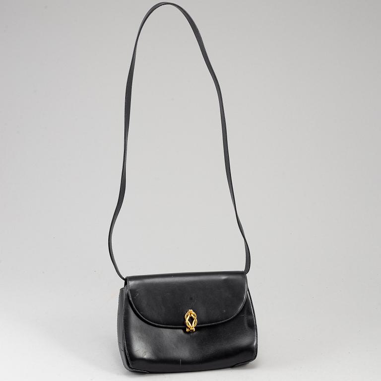 GUCCI, a vintage leather shoulder bag.