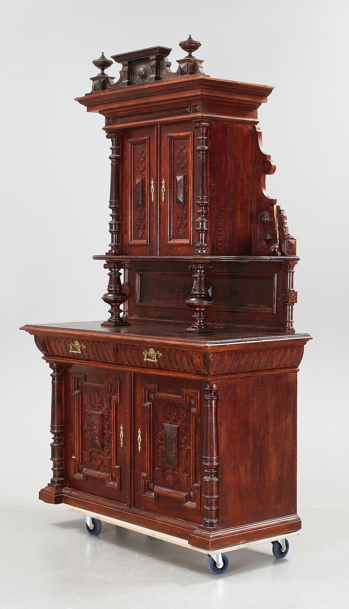 SKÅP, nyrenässans, 1800-talets slut.