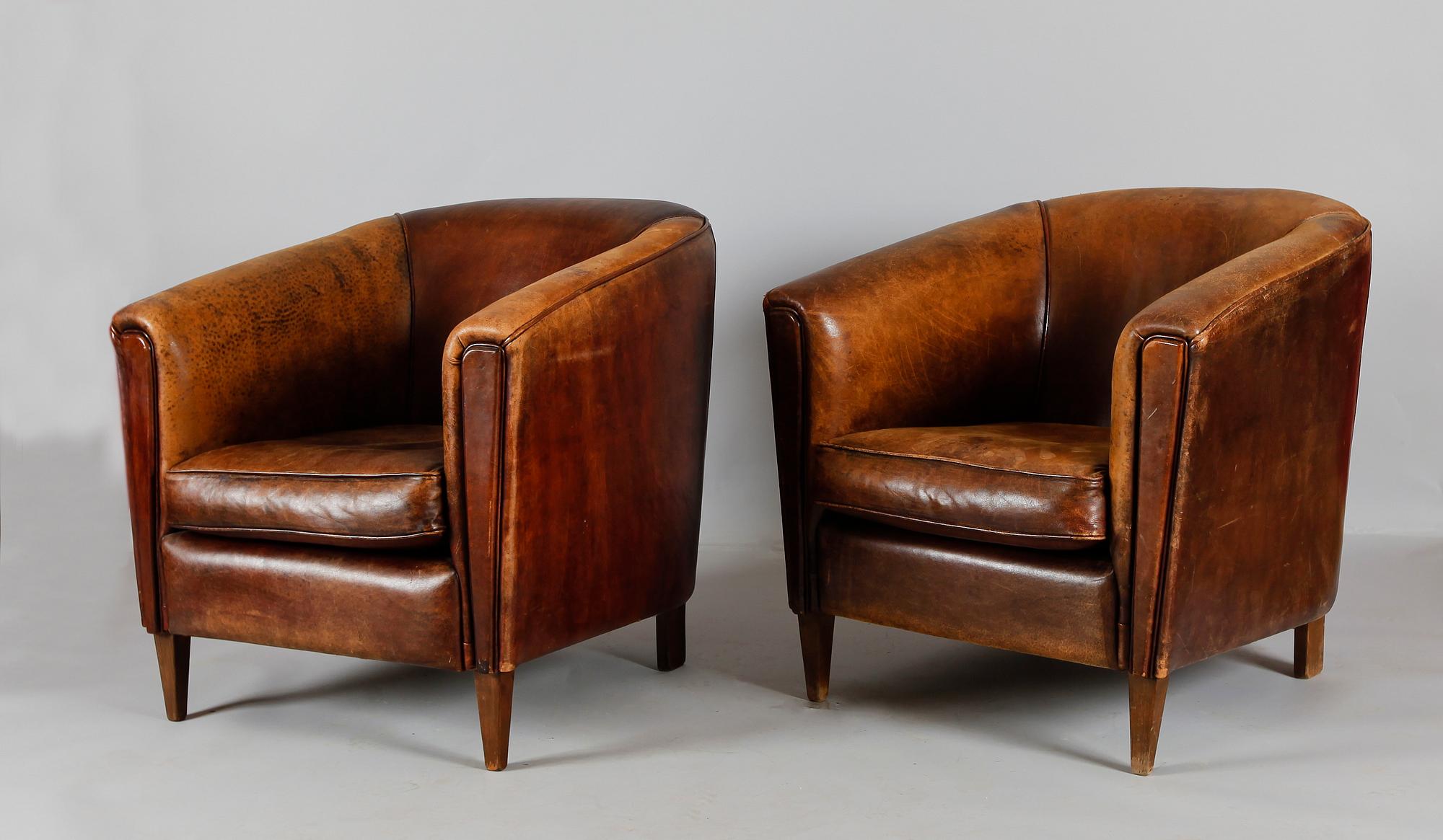 FÅTÖLJER, 1 par, sent 1900-tal.