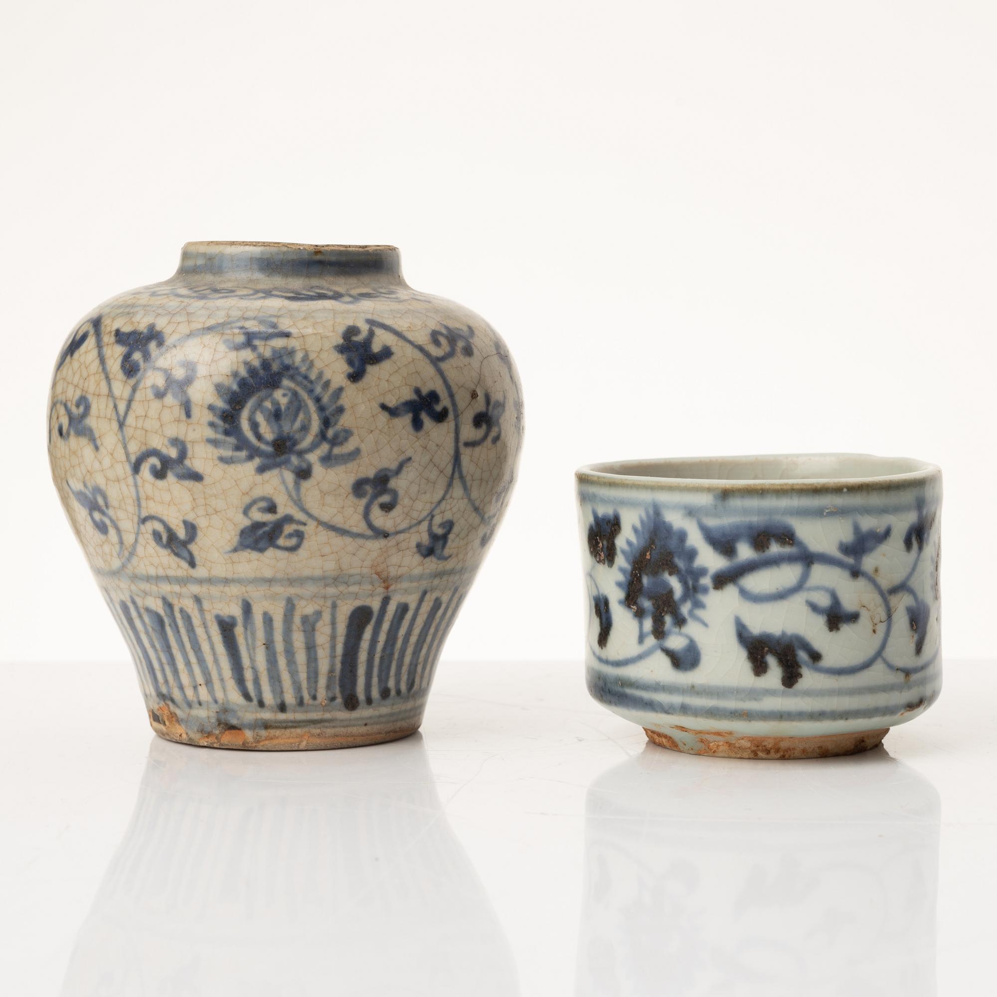 A group of eleven Chinese jars and vases, late Ming dynasty / 17th century.