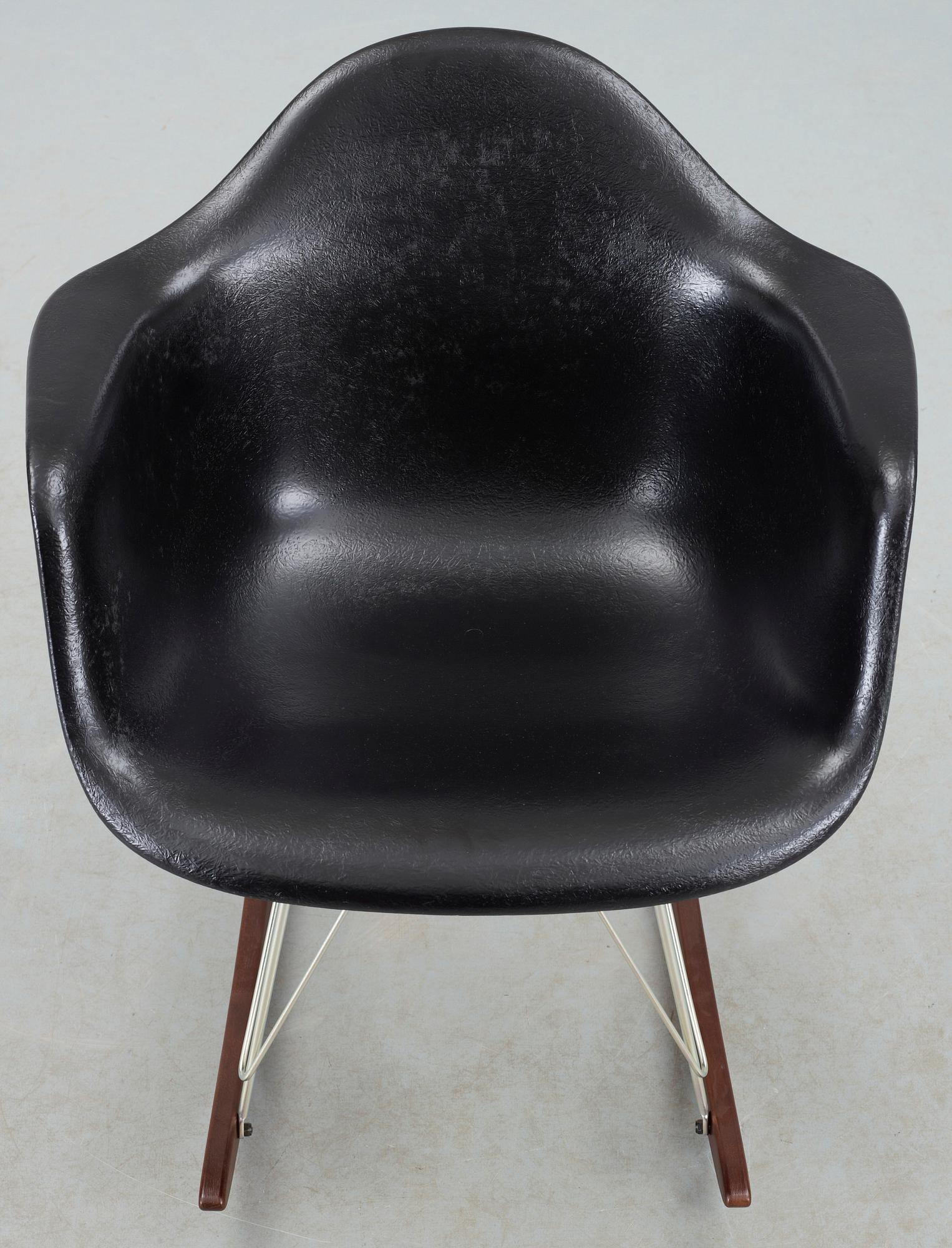 GUNGSTOL, Charles & Ray Eames, Zenith, 1900-talets andra hälft.