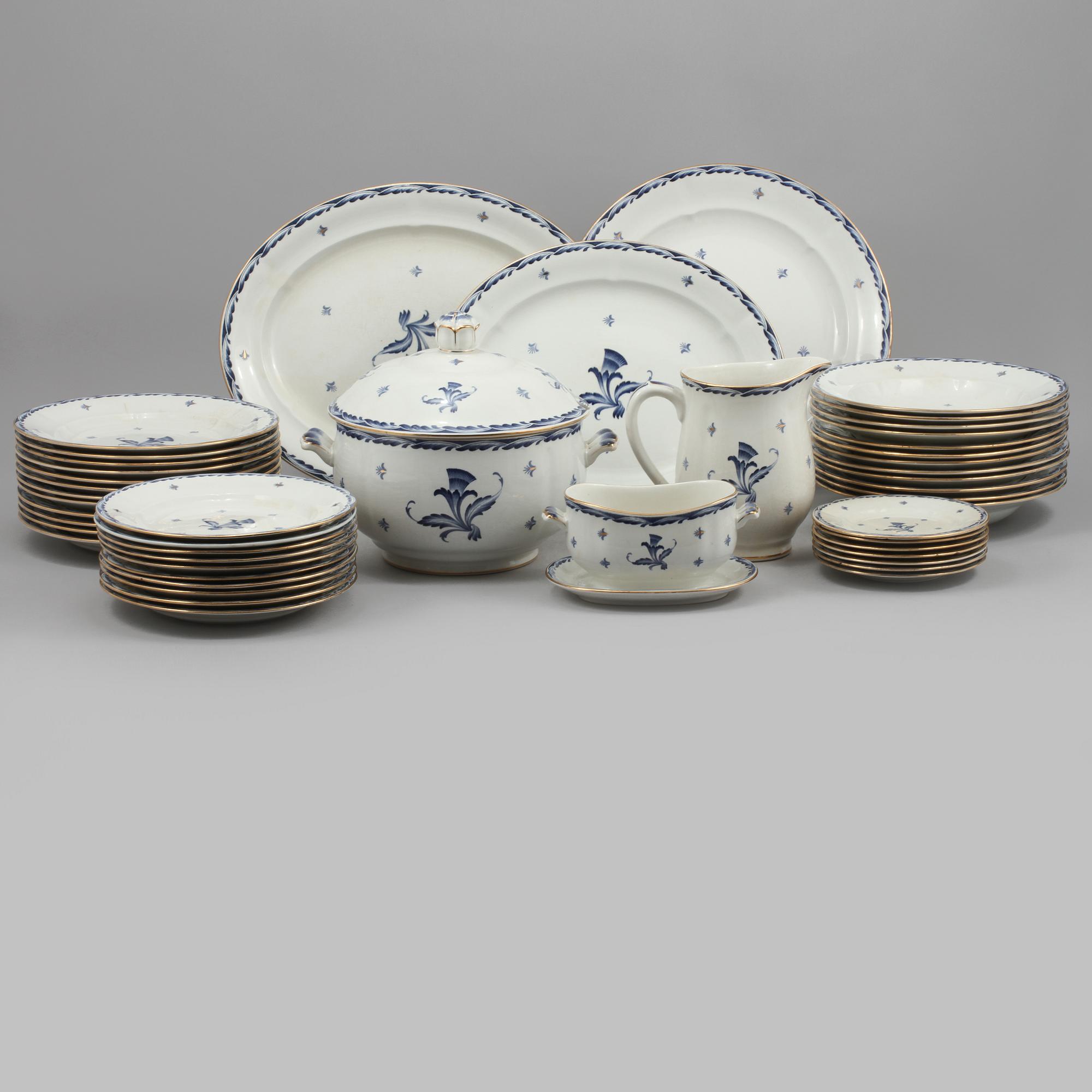 SERVISDELAR, 53 st, flintgods, "Orust", Rörstrand, 1900-talets första hälft.