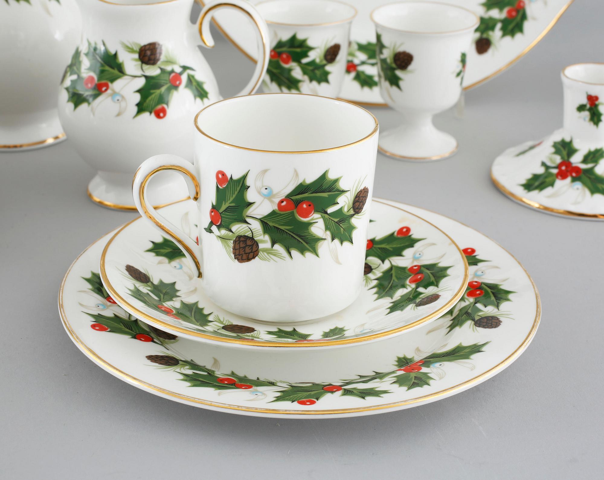 An English christmas china set of 55 pcs, 'Noel' by Royal