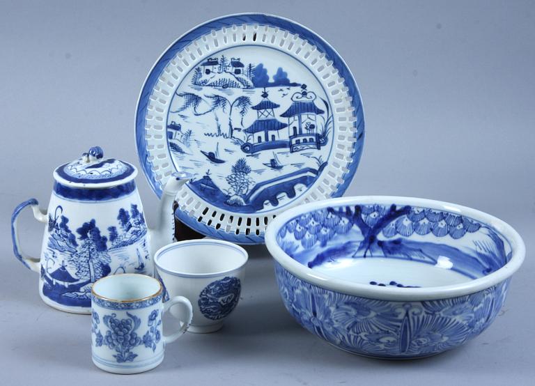 PARTI PORSLIN, 5 delar, Kina samt Japan, 1700-1900-tal.