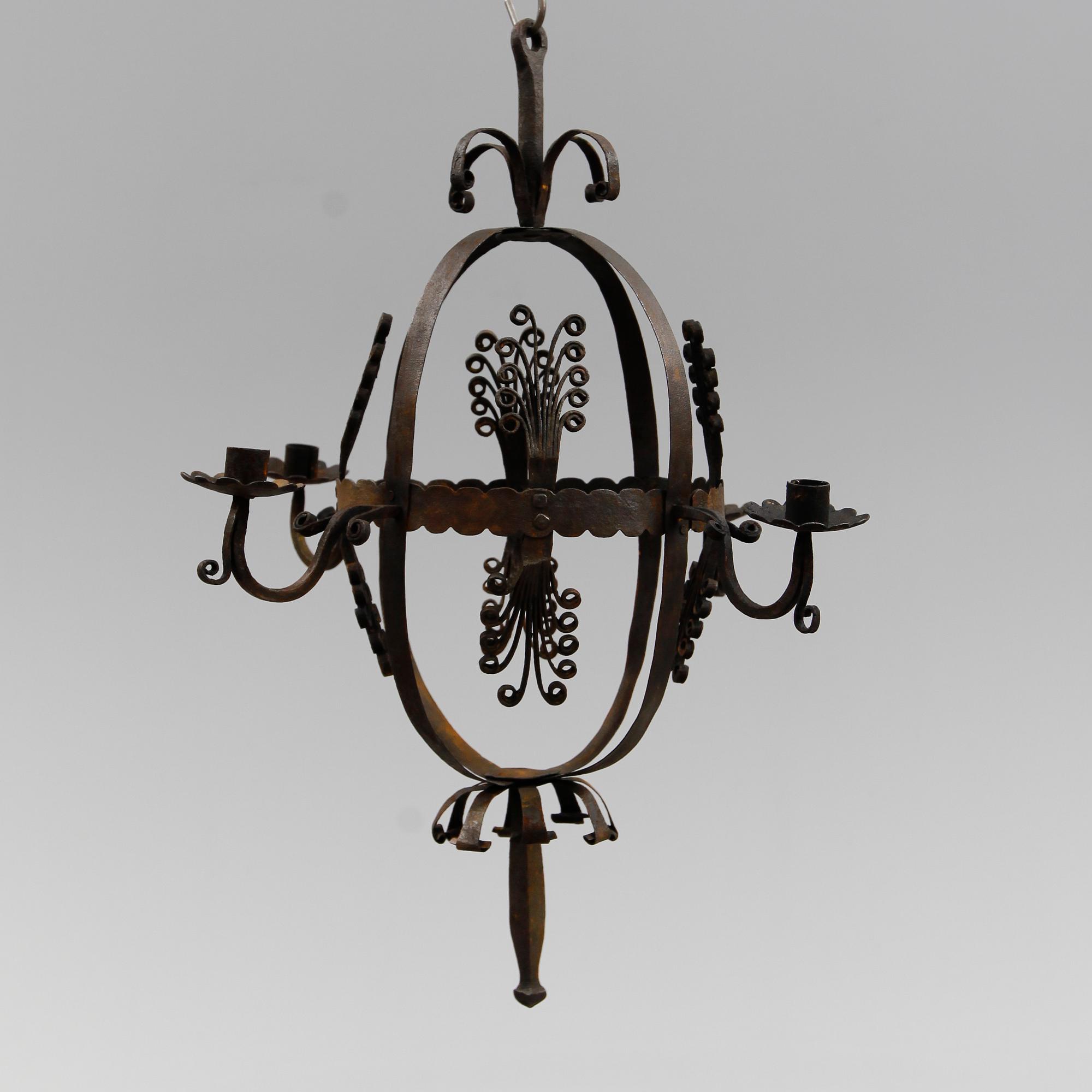 LJUSKRONA, smide, 1700-tal. Höjd 60 cm.