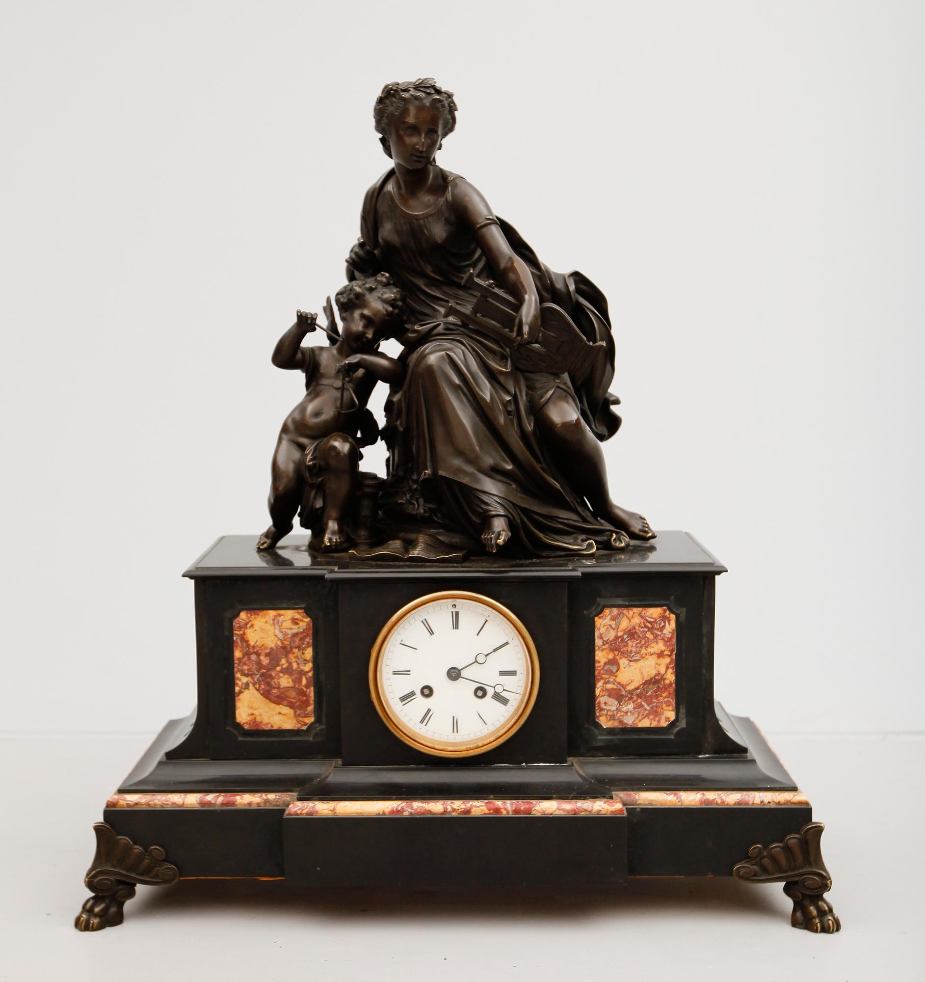 BORDSPENDYL, svart marmor och brons, Frankrike, 1857.