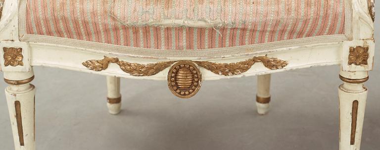 KARMSTOLAR, ett par, gustaviansk stil, 1900-talets första hälft.