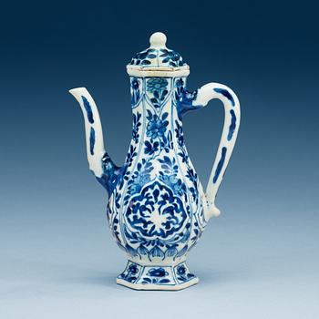 1803. A blue and white wine ewer with a cover, Qing dynasty, Kangxi (1662-1722).