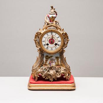 BORDSKLOCKA, rokokostil, troligen Frankrike, 1800-talets slut.