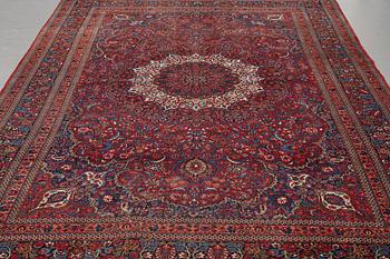Matta, antik/semiantik Meshed, ca 336,5 x 229,5 cm.
