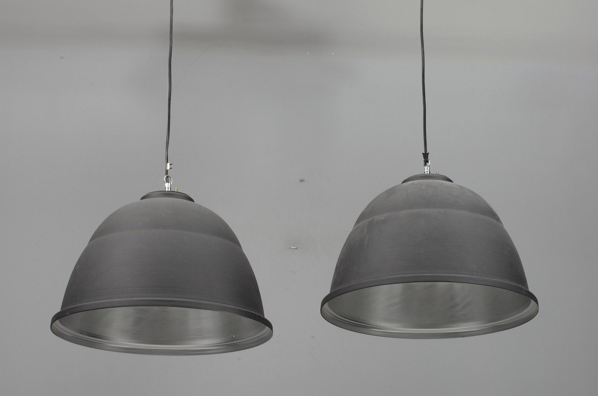 TAKLAMPA, ett par, "Loft" Antti Eklund. Höjd 35 cm.