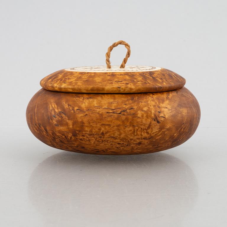 Lars Levi Sunna, a lidded box, Årosjok.