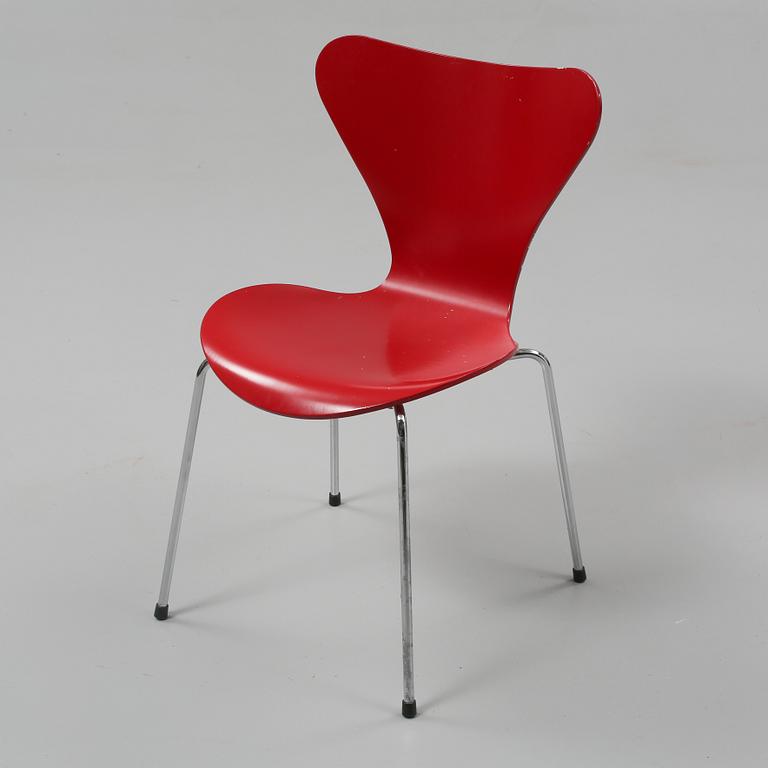 STOL, "Sjuan", Arne Jacobsen för Fritz Hansen, 2005.