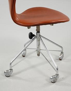 ARNE JACOBSEN, kontorsstol,"Sjuan", Fritz Hansen, 1965.