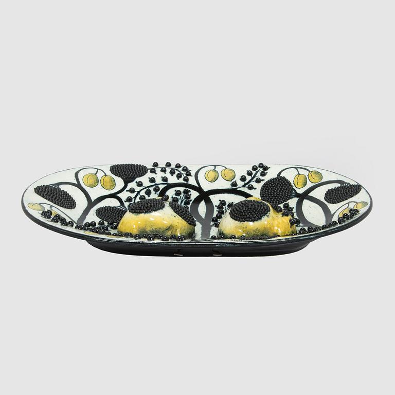 Birger Kaipiainen, a ceramic dish, signed Kaipiainen Arabia.