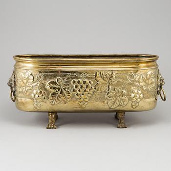 A 19th cenbtury brass jardiniere.