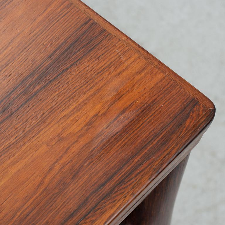 Willy Sigh, a rosewood dining table, H. Sigh & Søn, Denmark, 1960s.