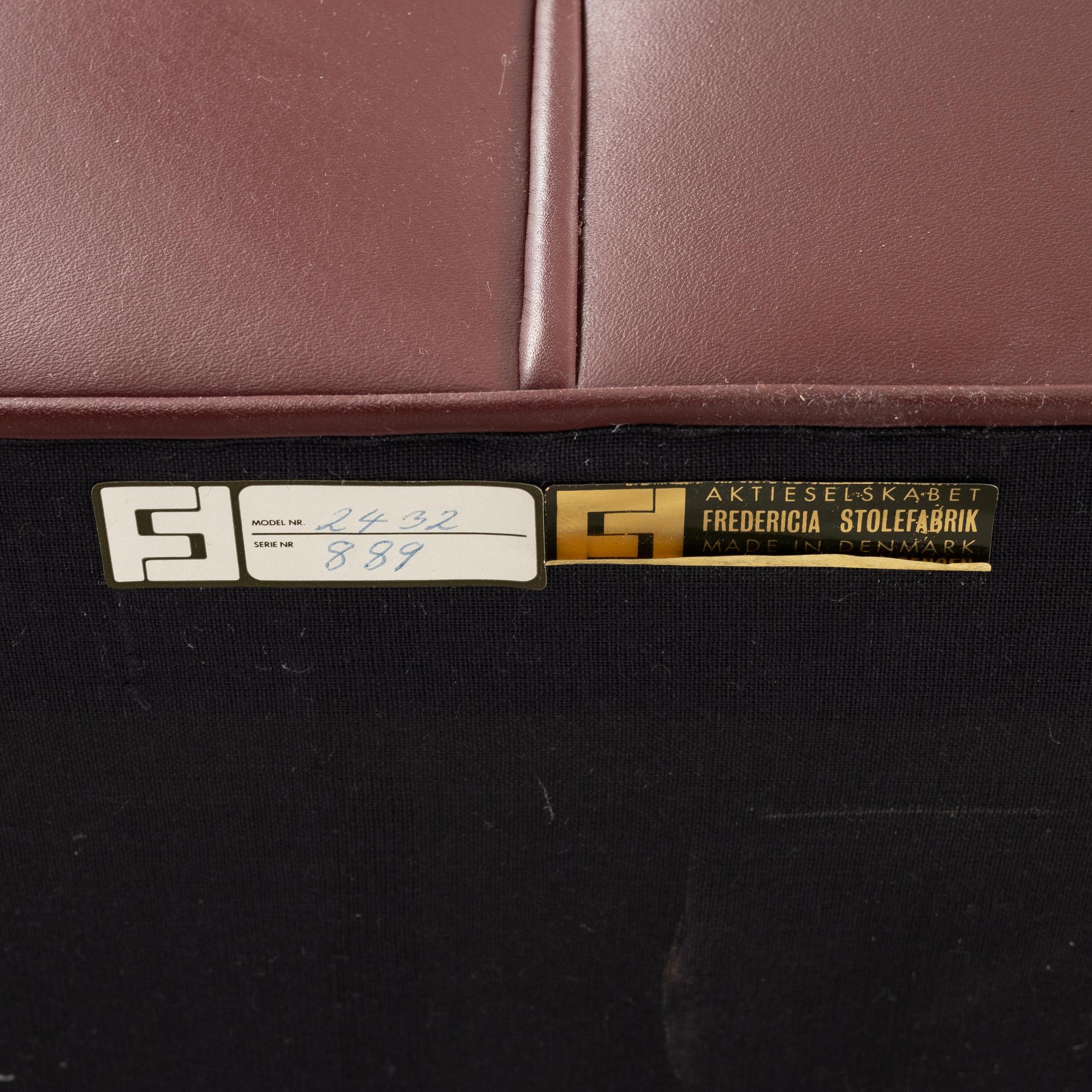 Børge Mogensen, a model 2432 sofa, Fredericia Stolefabrik, Denmark, second half of the 20th century.