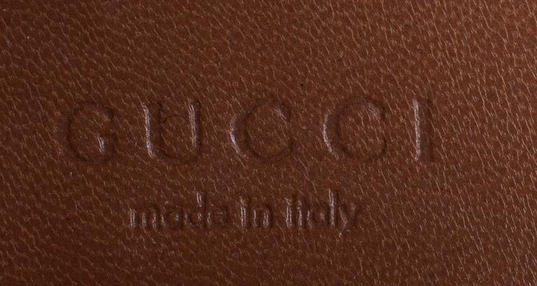SKOR, Gucci.