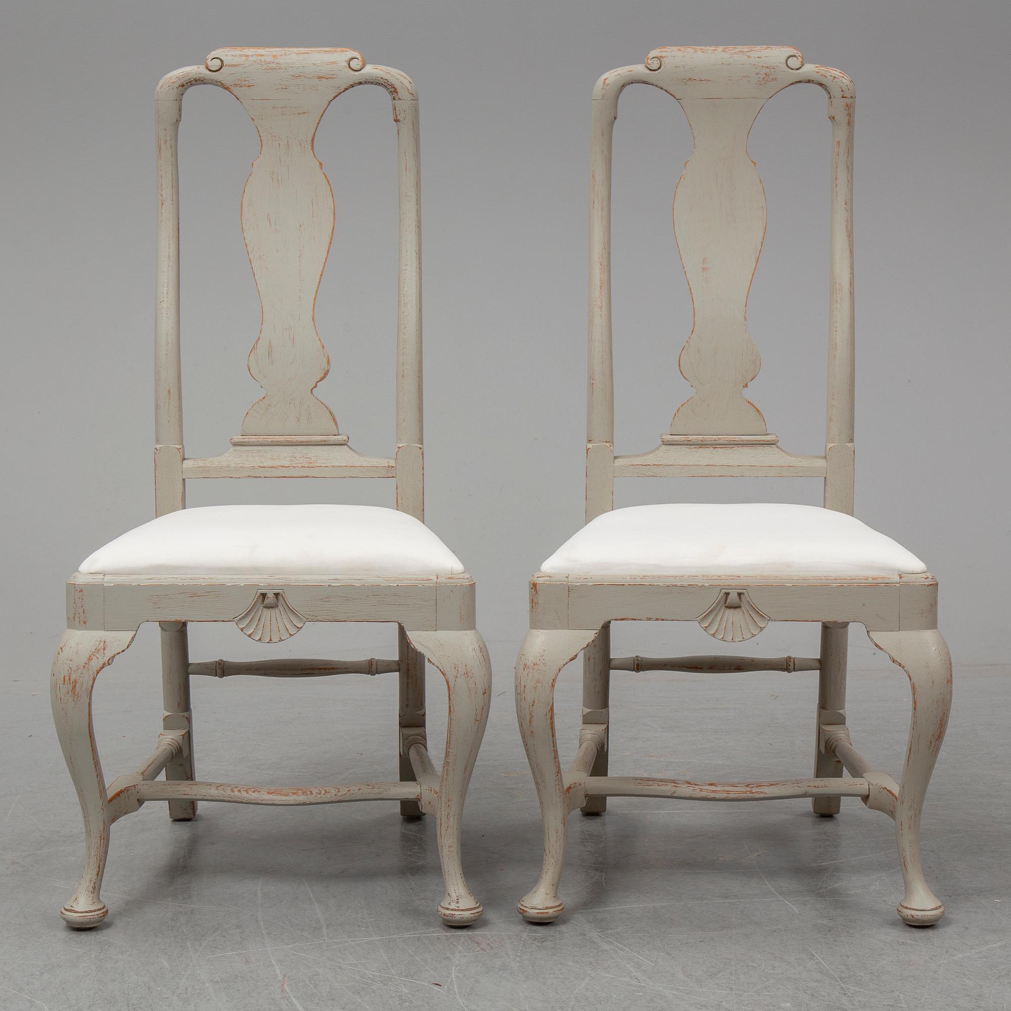 A set of 10 baroque-style chairs from around 1900.