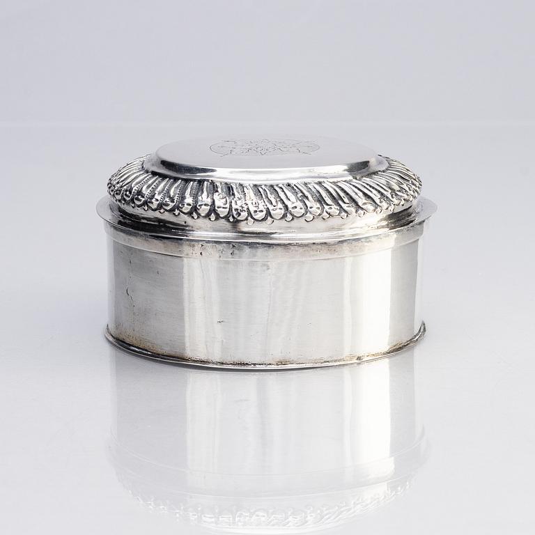 A Baltic 18th century silver box with lid, marks of Andreas Magnus, Mitau around 1730.