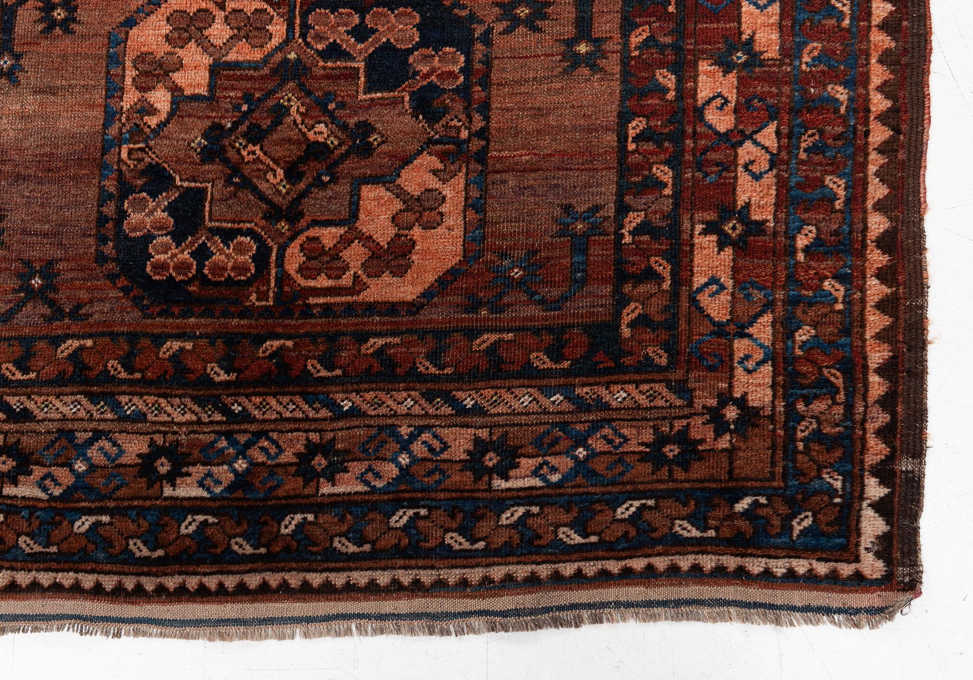 Matta, Turkmen, semiantik, ca 330 x 258 cm.