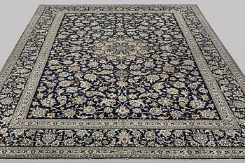 A carpet, Kashan, ca 413 x 312 cm.