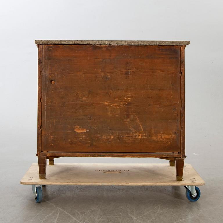 A late gustavian chest of drawers.