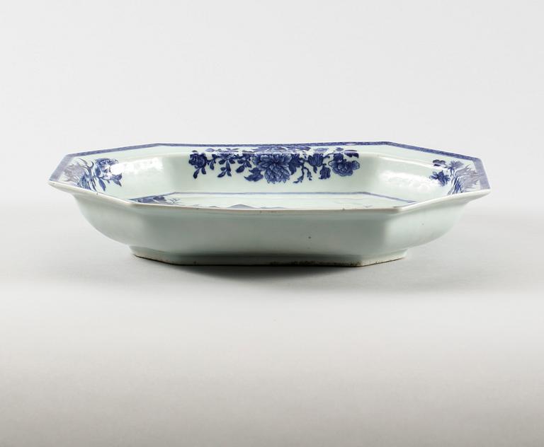 STEKFAT, porslin, Kina, Qianlong(1736-1705).