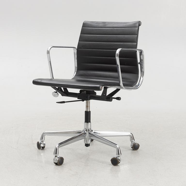 Charles & Ray Eames, office chair, "EA117" Vitra.