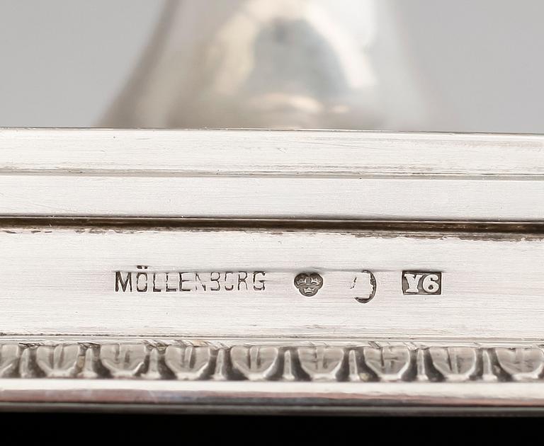 STRÖSOCKERSKÅLAR, 1 par, silver, Gustaf Möllenborg, Stockholm 1901. Vikt ca 1420 gram.