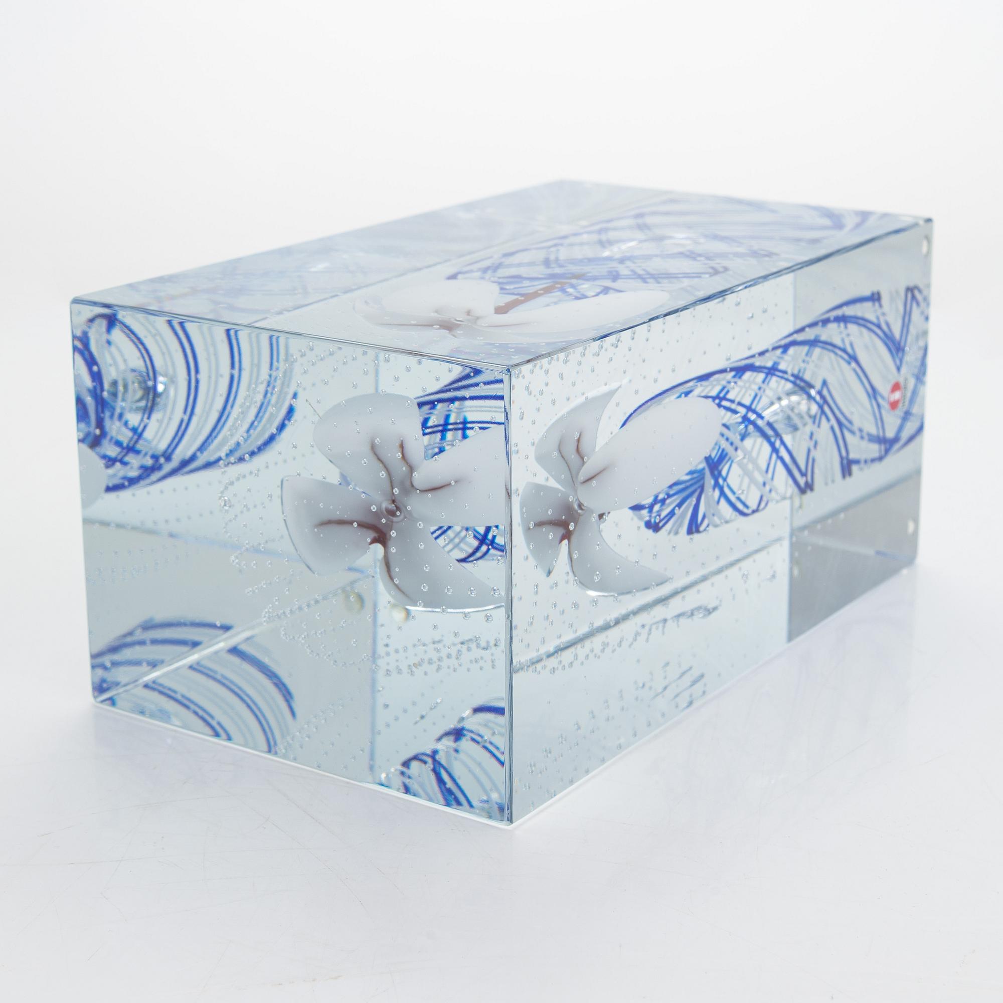 Oiva Toikka, a Jubilee cube, signed Oiva Toikka Nuutajärvi 50/50.