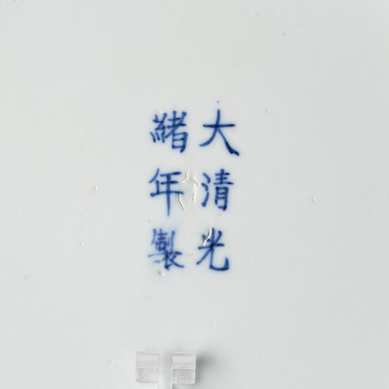 A pair of blue and white 'crane' dishes, Qing dynasty with Guangxu mark and of the period (1875-1908).