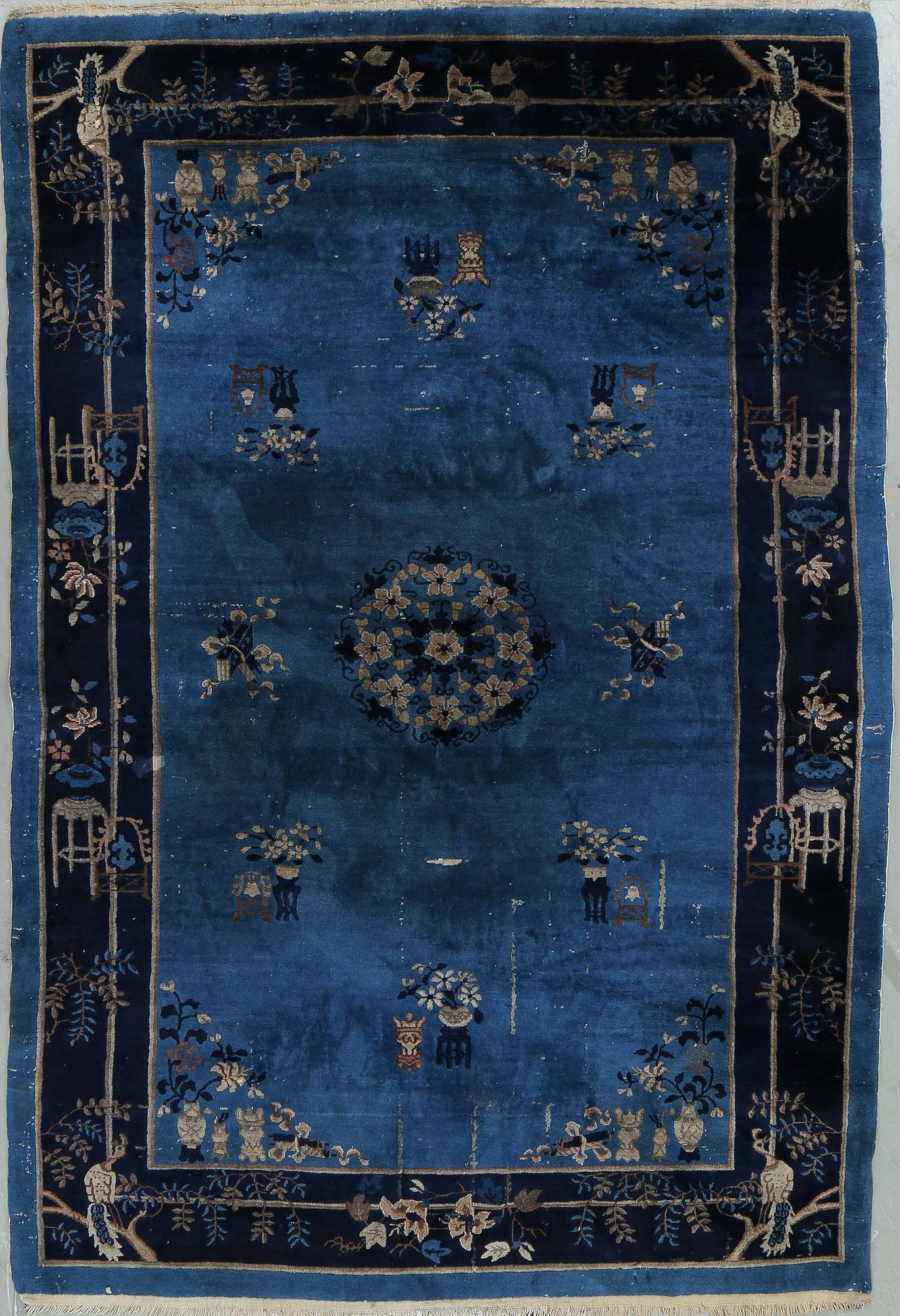 MATTA, semiantik Kina. Ca 289 x 194 cm.