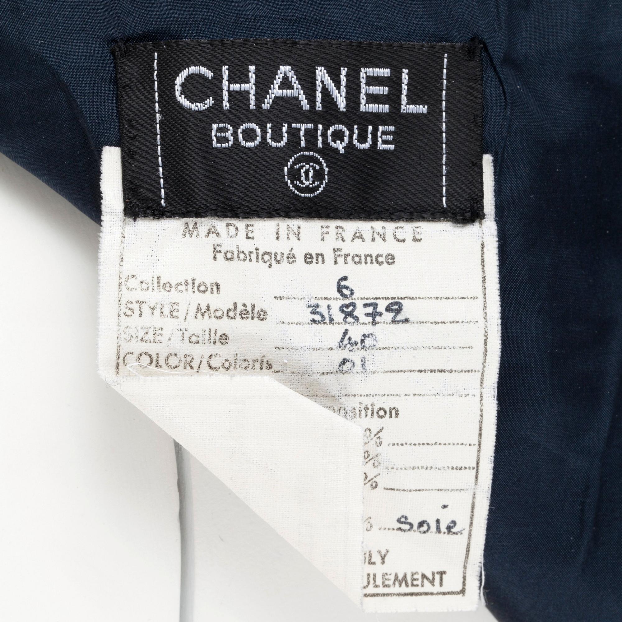 CHANEL, a navy blue letaher skirt. French size 40.