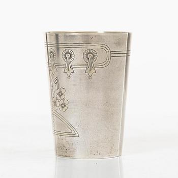 A Russian silver cup, Moscow, 1908-26.