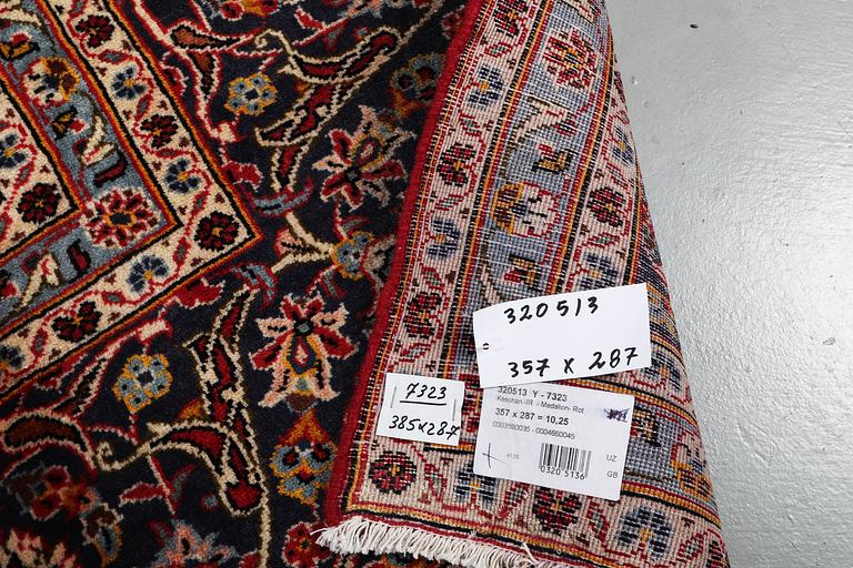 A carpet, Kashan, ca 357 x 287 cm.