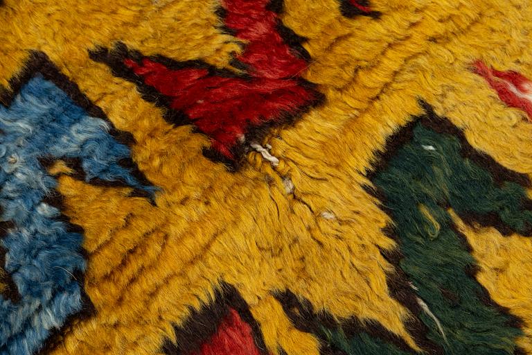 A Sultanhanı rug, Aksaray region, central Anatolia, c.. 160 x 136 cm.