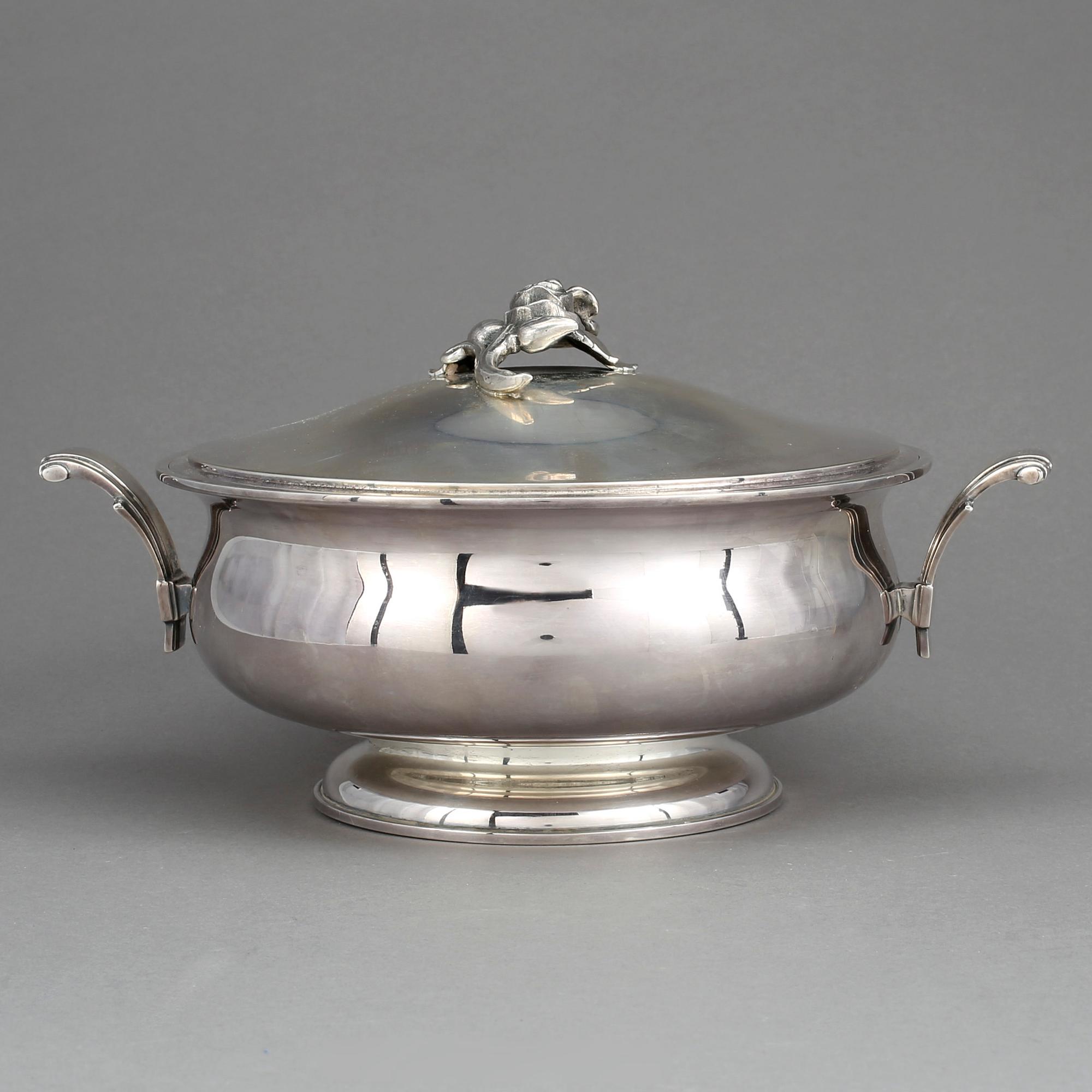 KAROTT med LOCK, silver, K Andersson, Stockholm, 1939. Vikt ca 885 gram.
