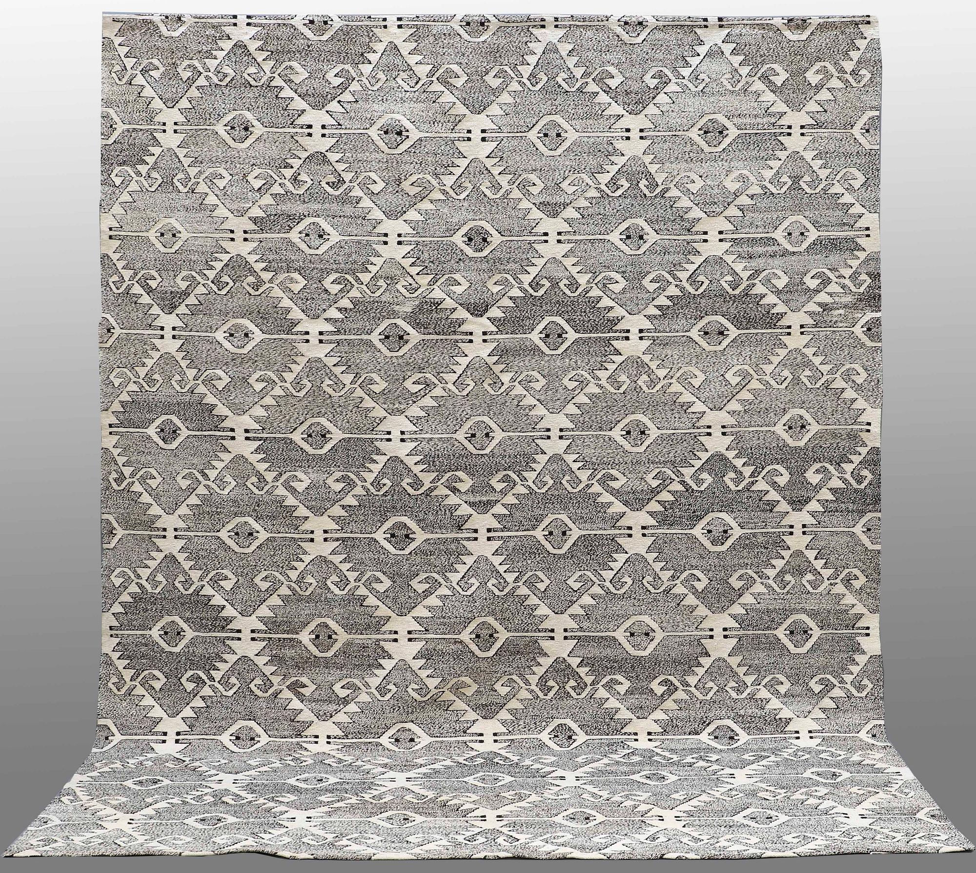 MATTA, slätväv, ca 333 x 256 cm.