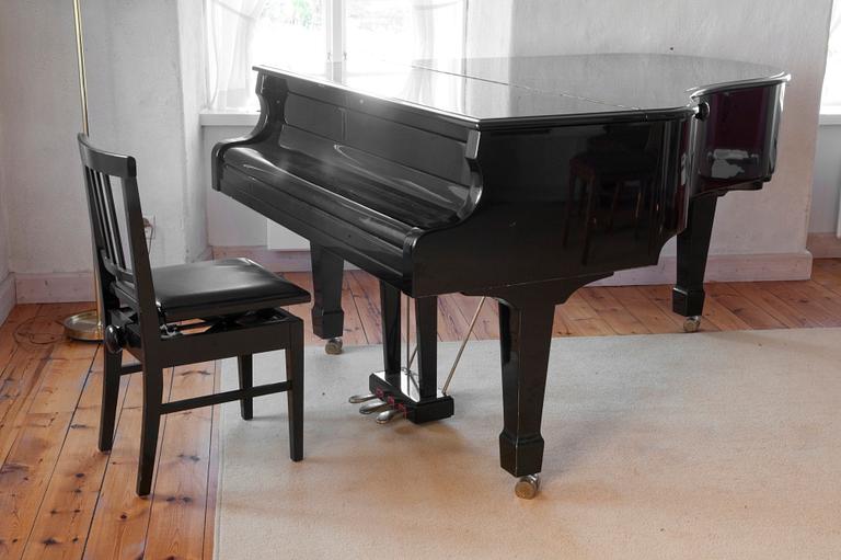 AN "ESTONIA" GRAND PIANO,