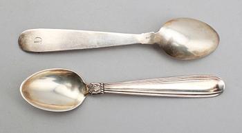 KAFFESKEDAR, 12 st, silver, svenska importstämplar, 1900-talets första hälft. Vikt ca 184 gram.