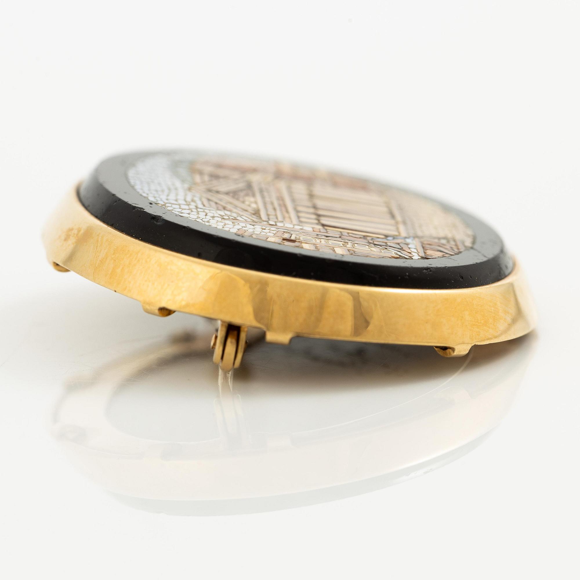 Brosch 18K guld med mikromosaik.