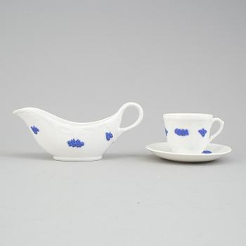 MAT- OCH KAFFESERVIS, 54 delar, benporslin, "Blå Blom", Old Gustavsberg, 1970/80-tal.