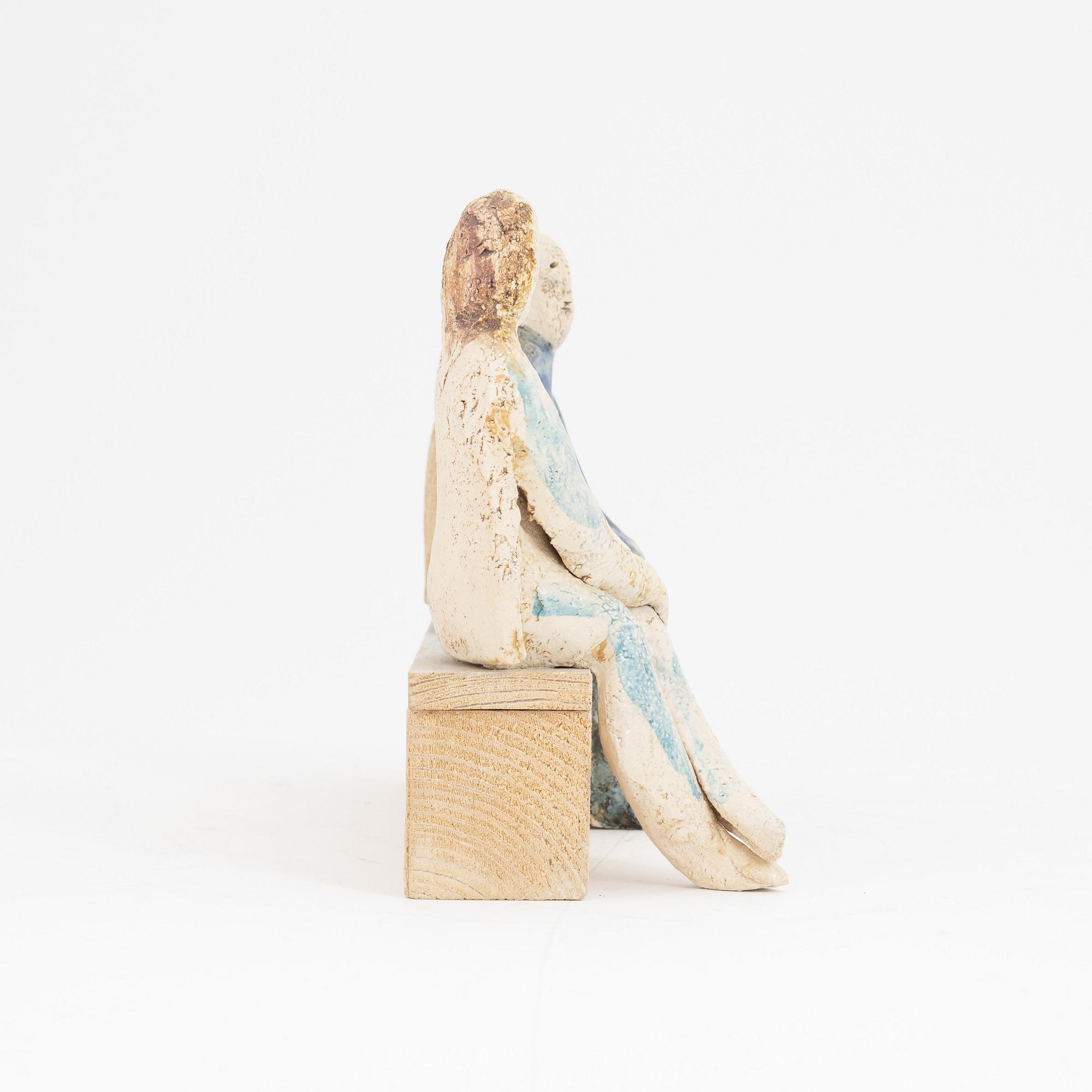 Lisa Larson, a signed stoneware sculpture, dated -81.