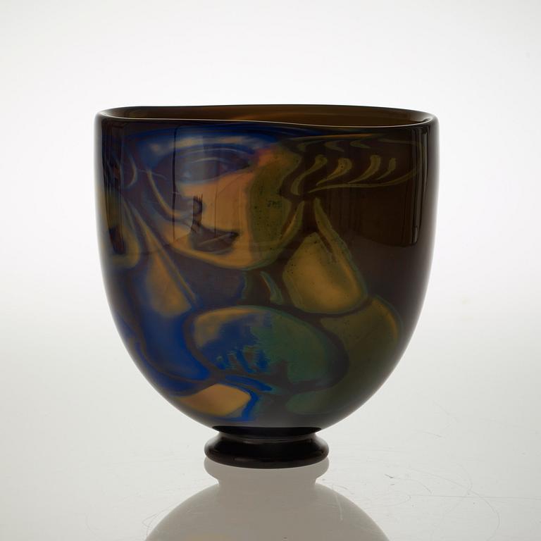 An Eva Englund graal glass vase, Muraya, 1990.