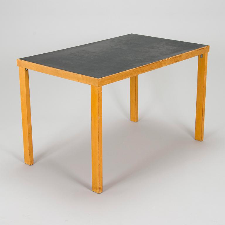 Alvar Aalto, bord, modell 96, O.Y. Huonekalu-ja Rakennustyötehdas A.B. 1950-tal.