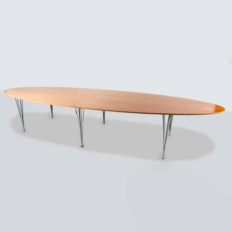 Bruno Mathsson & Piet Hein, a 'Superellips' dining table for Bruno Mathsson International, 2010.